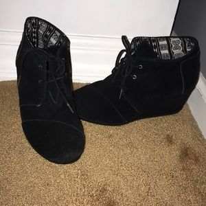 Black Toms wedges